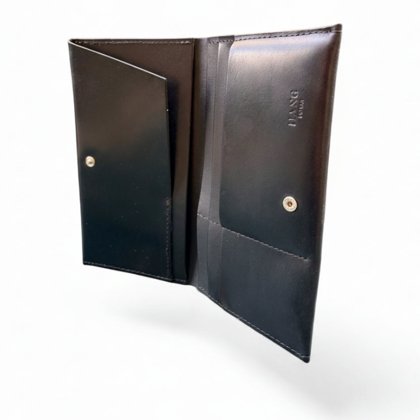 ADRIANO // Travel wallet